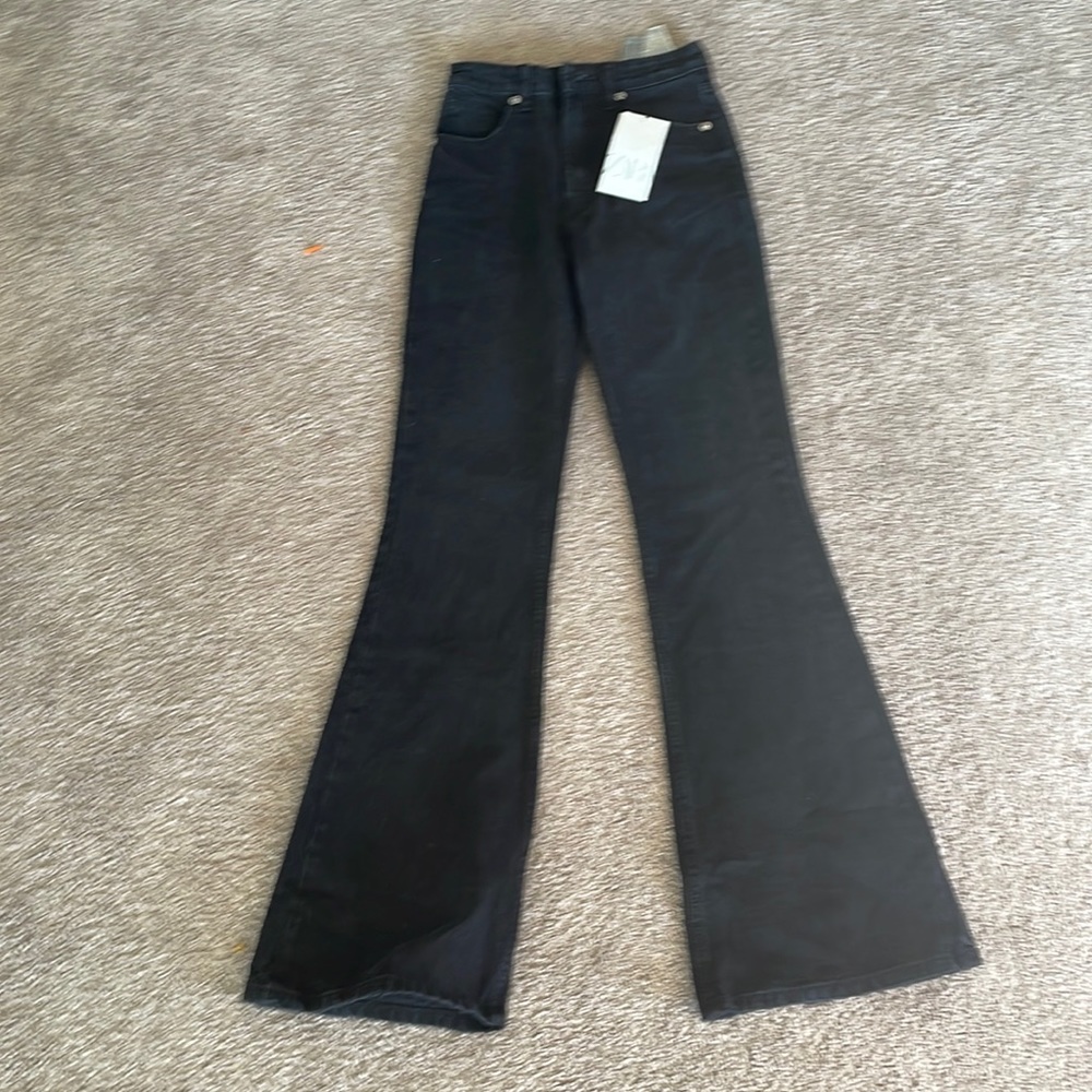 BNWT Zara Jeans size 32